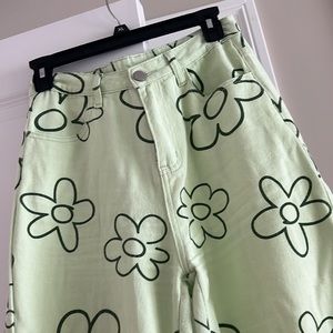🌿 light green retro like cropped flower jean pants